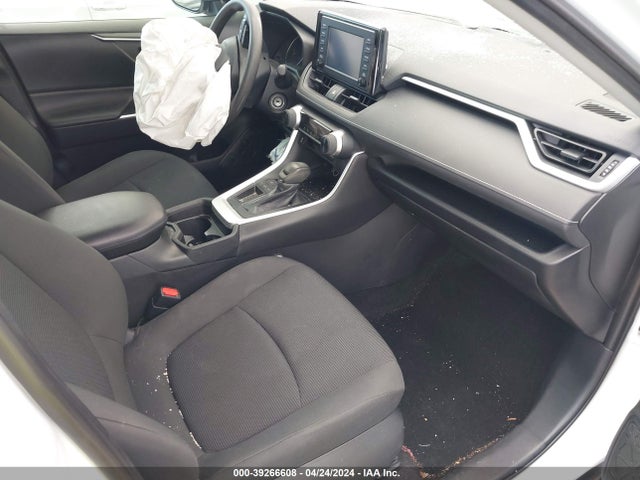 Toyota RAV4 LE 2019 2T3H1RFV1KW038326 Image 5