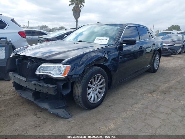Chrysler 300 2014 2C3CCAAG1EH322840 Image 2