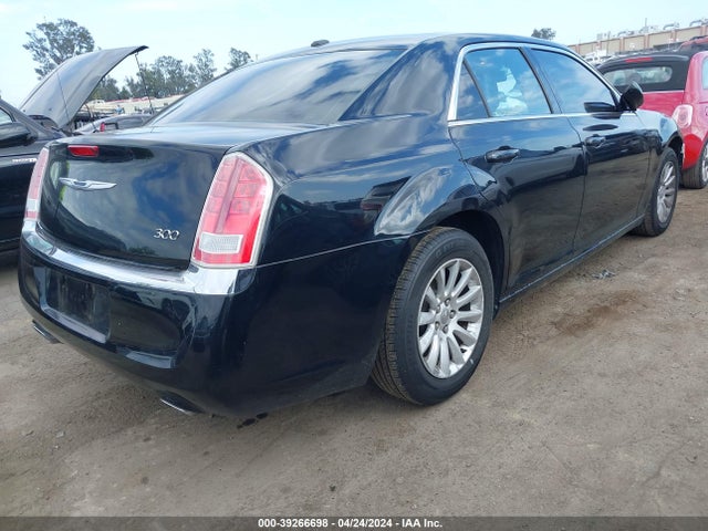 Chrysler 300 2014 2C3CCAAG1EH322840 Image 4