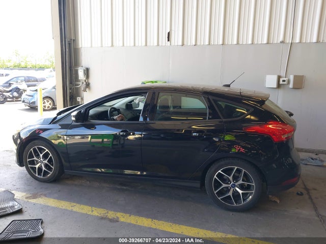 Ford FOCUS SEL 2017 1FADP3M29HL231036 Image 14