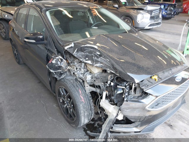 Ford FOCUS SEL 2017 1FADP3M29HL231036 Image 6
