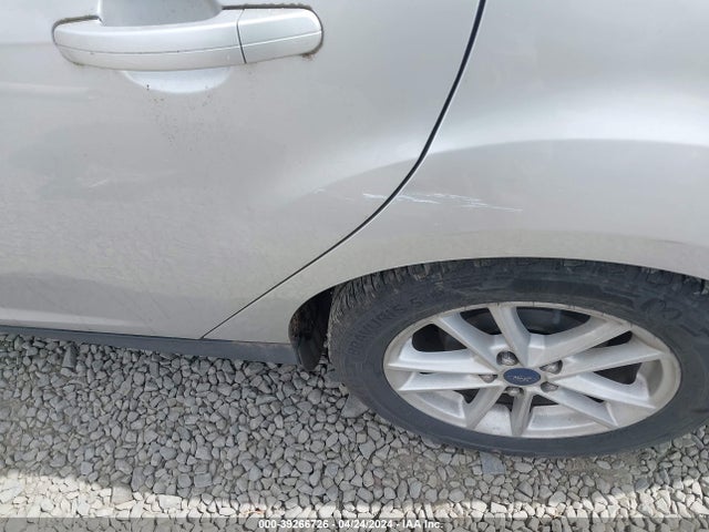 Ford FOCUS SE 2015 1FADP3F22FL348743 Image 6