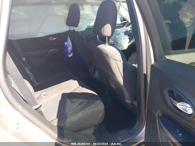 1C4PJLCB3MD130492 Jeep Cherokee Latitude Fwd