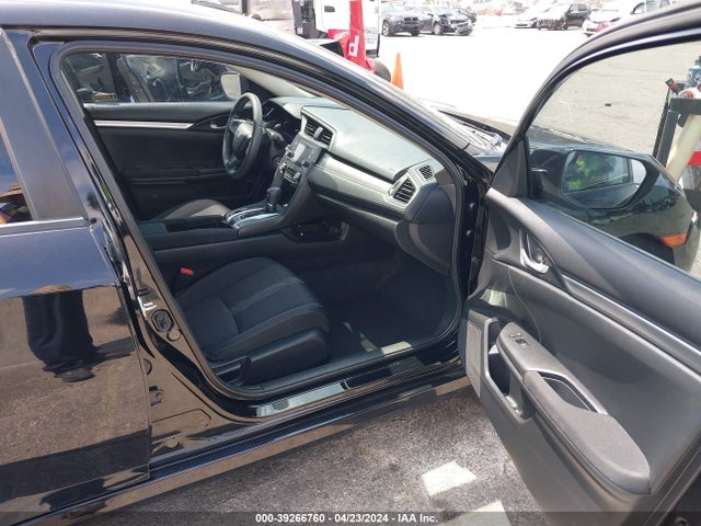 Honda Civic Lx 2018 2HGFC2F59JH558251 Image 5