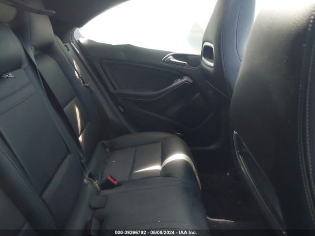 WDDSJ4GB2KN748717 Mercedes-Benz CLA 250 4MATIC