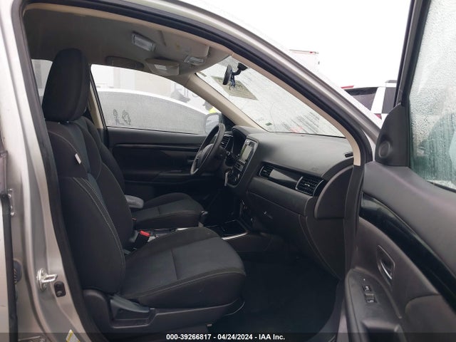 JA4AD2A34KZ004882 Mitsubishi Outlander Es