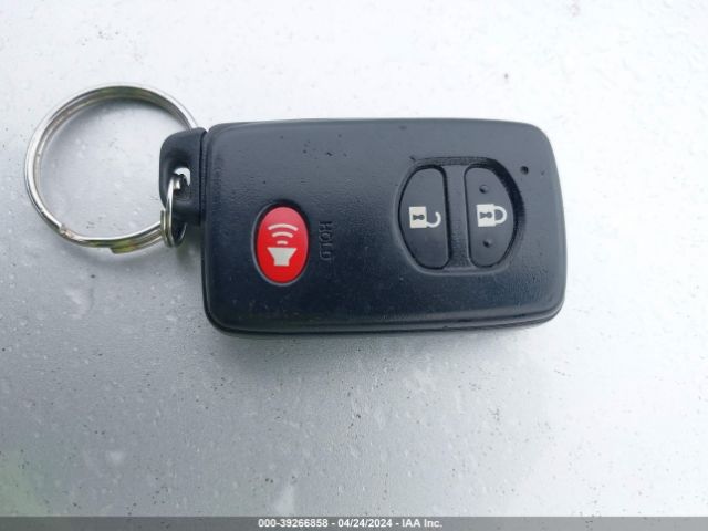 JTDKN3DU9E1737207 Toyota Prius Four
