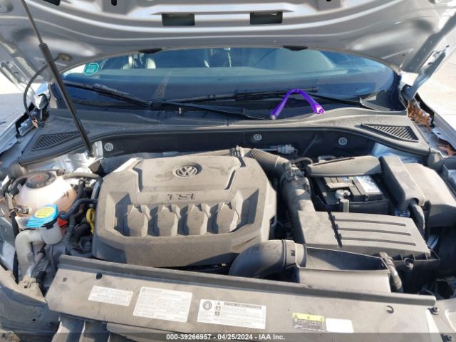 1VWBA7A3XJC033687 Volkswagen Passat 2.0t Se