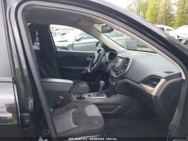 1C4PJLAB7HD216400 Jeep Cherokee Sport Fwd