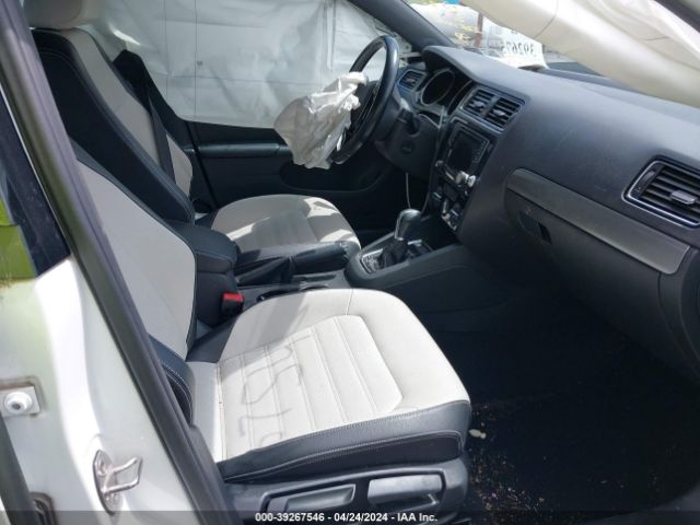 3VWD17AJ1HM302739 Volkswagen Jetta 1.8t Sport