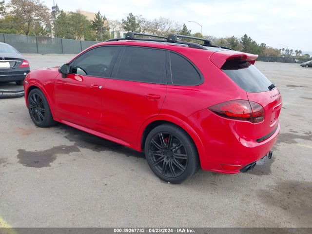 2013 PORSCHE CAYENNE WP1AD2A28DLA76640 Photo 2