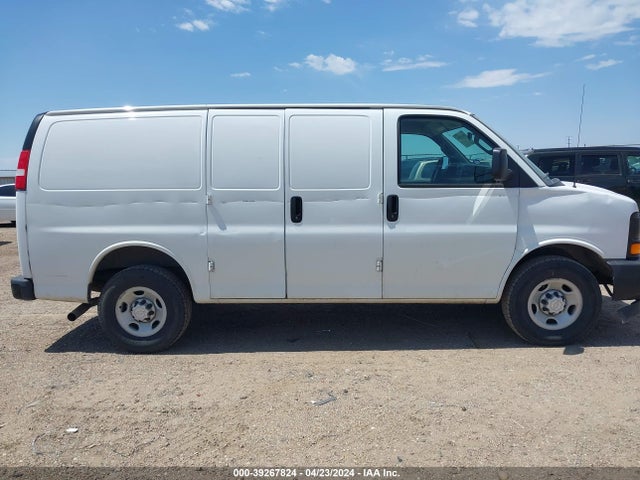 Chevrolet Express 2500 Work Van 2017 1GCWGAFF9H1174467 Image 13