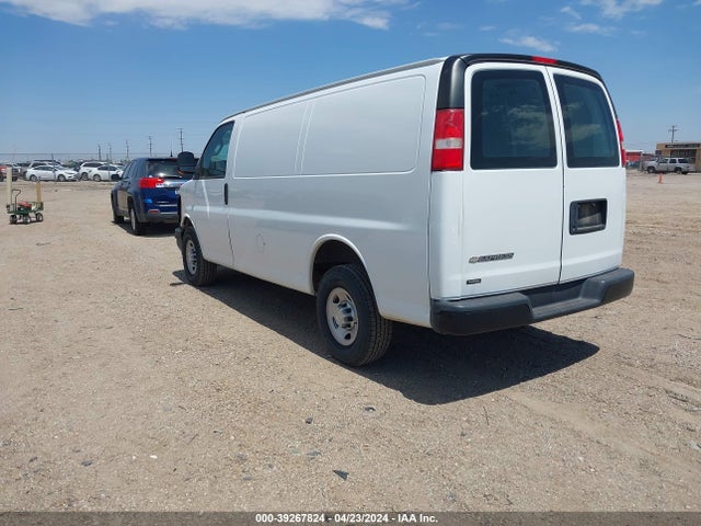 Chevrolet Express 2500 Work Van 2017 1GCWGAFF9H1174467 Image 3