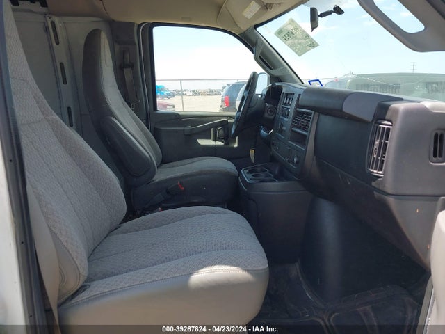 Chevrolet Express 2500 Work Van 2017 1GCWGAFF9H1174467 Image 5