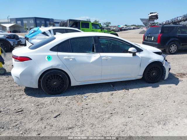 Toyota COROLLA LE 2022 5YFEPMAE1NP273335 Image 13