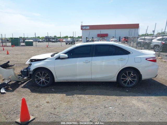 4T1BF1FK2FU043273 Toyota CAMRY XSE