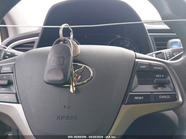 Hyundai ELANTRA SE 2018 KMHD74LF9JU449767 Image 11