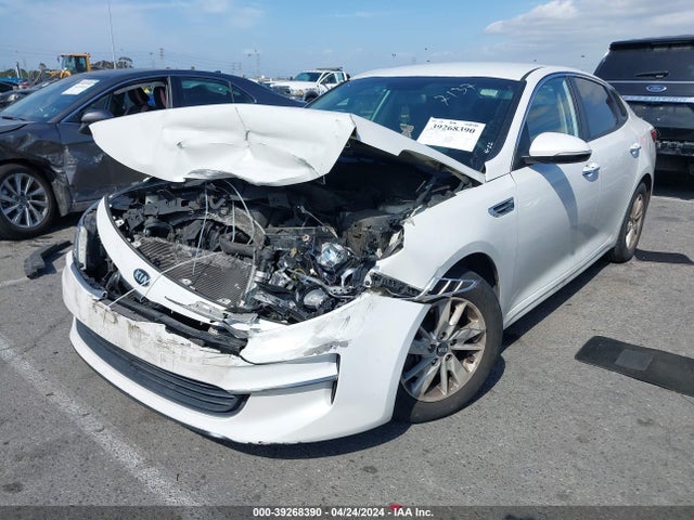 KIA Optima Lx 2016 KNAGT4L35G5107137 Image 2