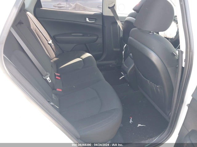 KIA Optima Lx 2016 KNAGT4L35G5107137 Image 8