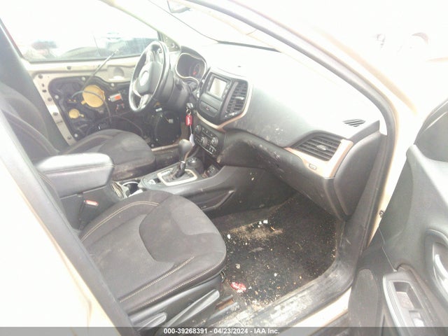 Jeep Cherokee Latitude 2015 1C4PJMCB7FW557946 Image 5