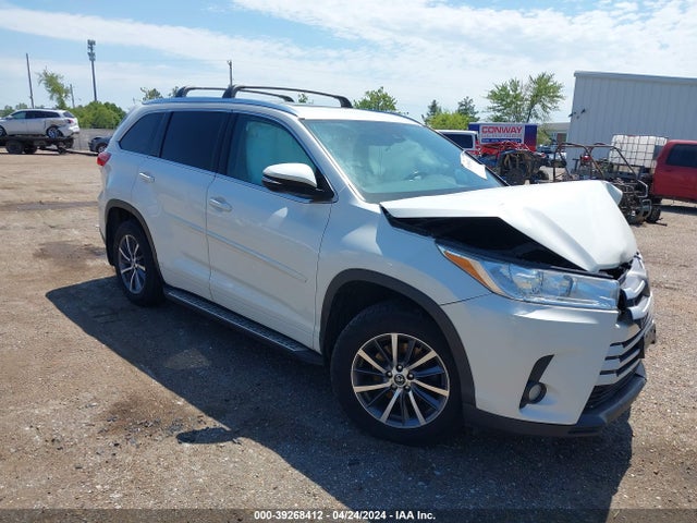 Toyota Highlander Xle 2018 5TDJZRFH1JS863304 main image