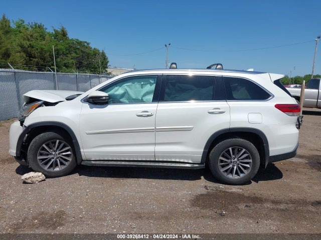 Toyota Highlander Xle 2018 5TDJZRFH1JS863304 Image 14