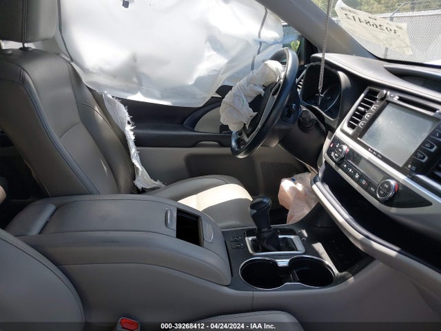 Toyota Highlander Xle 2018 5TDJZRFH1JS863304 Image 5