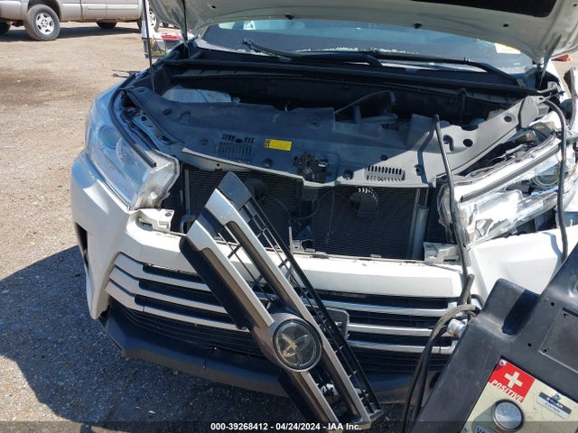 Toyota Highlander Xle 2018 5TDJZRFH1JS863304 Image 6