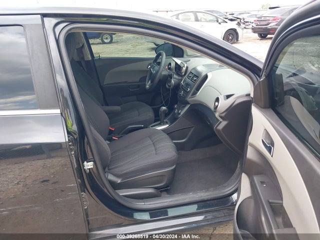 Chevrolet Sonic Lt Auto 2015 1G1JC5SH9F4180908 Image 5