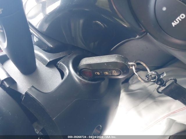 3C3CFFCR8HT698109 Fiat 500 LOUNGE
