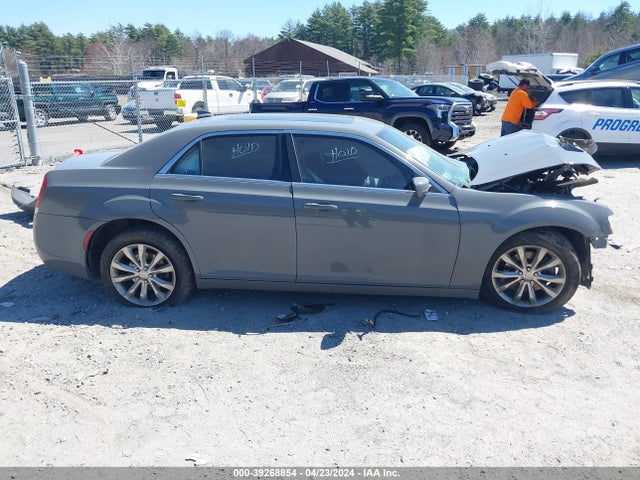2C3CCARG6KH579668 Chrysler 300 Touring L Awd