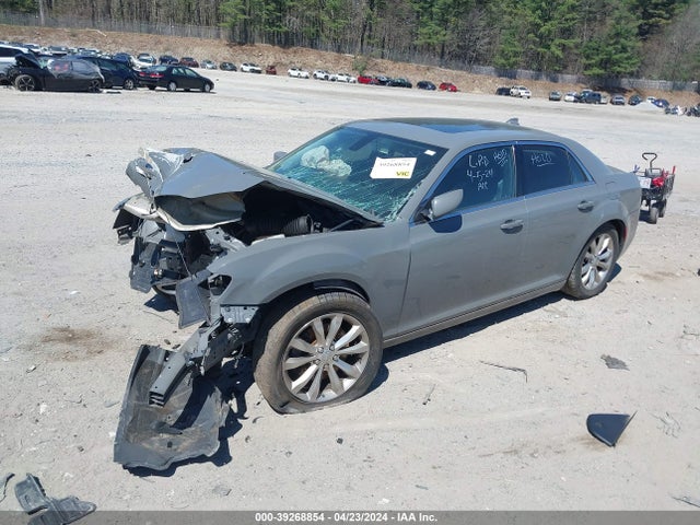 2C3CCARG6KH579668 Chrysler 300 Touring L Awd