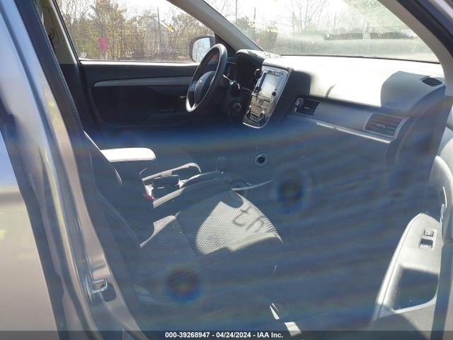 JA4AZ3A30JZ052191 Mitsubishi Outlander Es