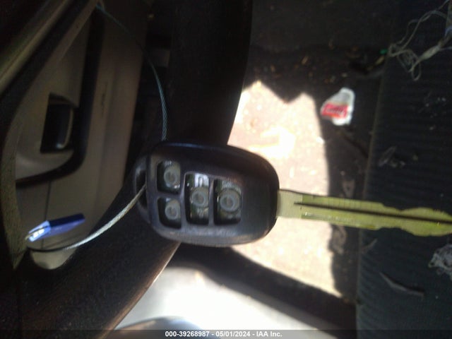 Toyota RAV4 LE 2016 JTMZFREV2GJ094465 Image 11