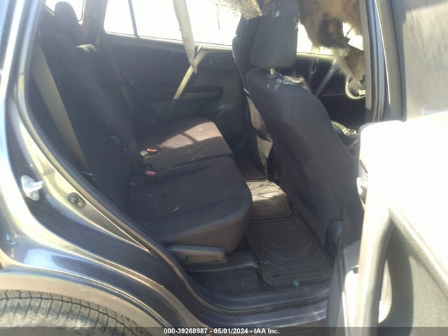 Toyota RAV4 LE 2016 JTMZFREV2GJ094465 Image 8