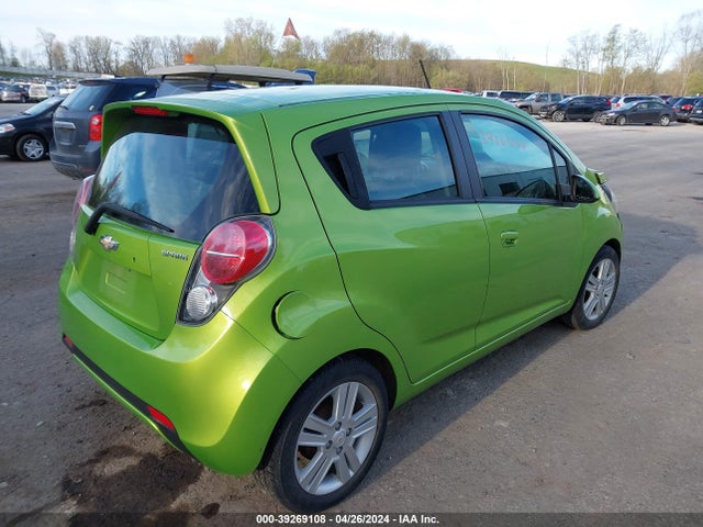 Chevrolet Spark 1lt Cvt 2015 KL8CD6S96FC746419 Image 4