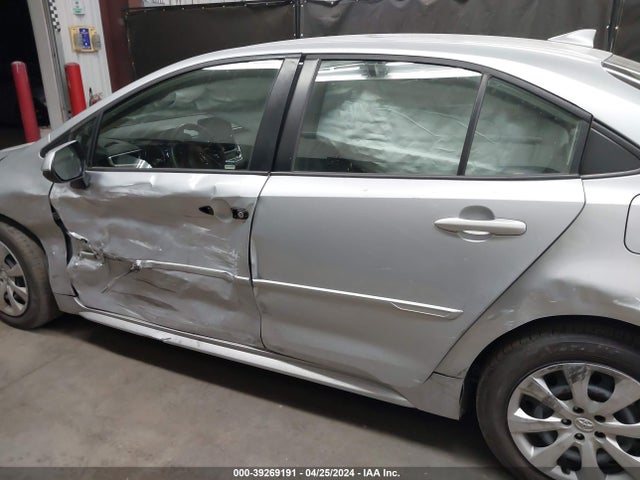 Toyota COROLLA LE 2022 JTDEPMAE3N3015696 Image 14