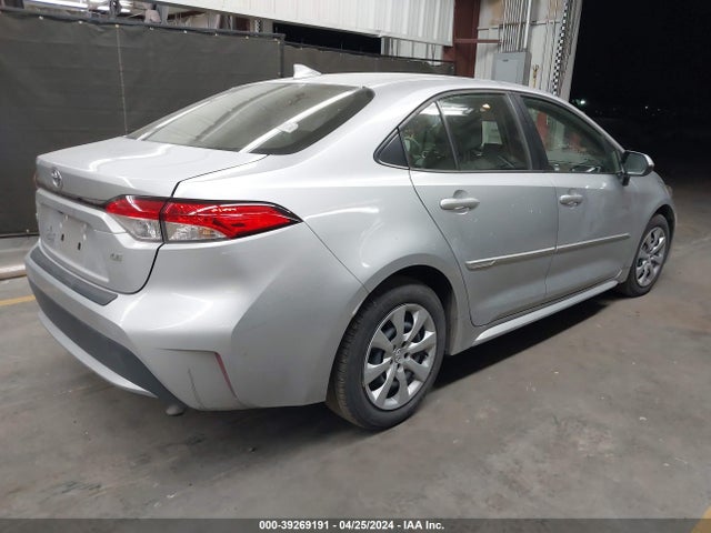 Toyota COROLLA LE 2022 JTDEPMAE3N3015696 Image 4