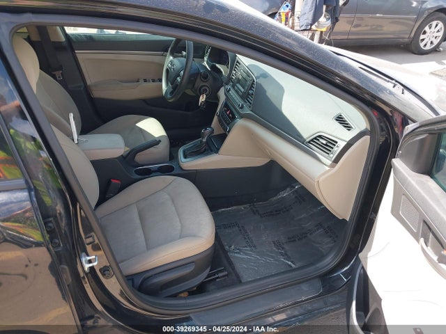 Hyundai ELANTRA SE 2017 5NPD74LFXHH188738 Image 5