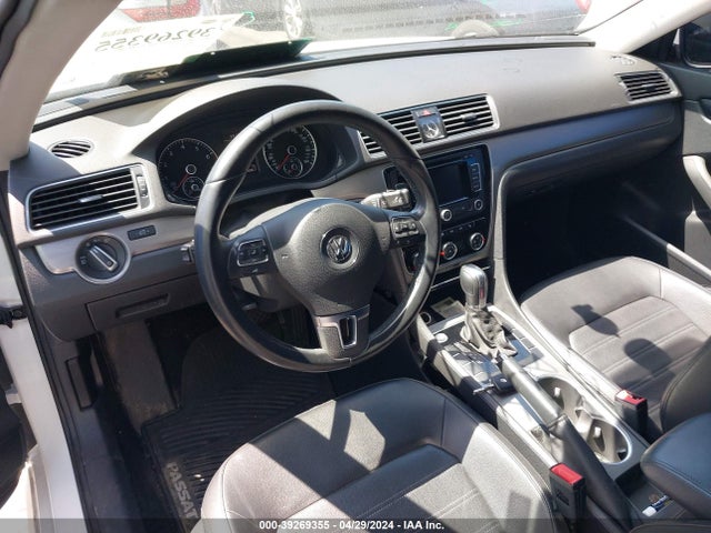 1VWBT7A3XFC006670 Volkswagen Passat 1.8t Se