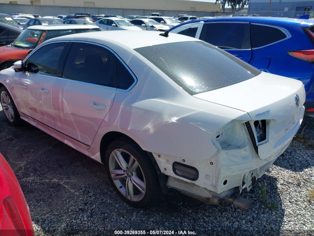1VWBT7A3XFC006670 Volkswagen Passat 1.8t Se