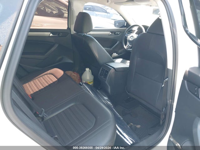 1VWBT7A3XFC006670 Volkswagen Passat 1.8t Se