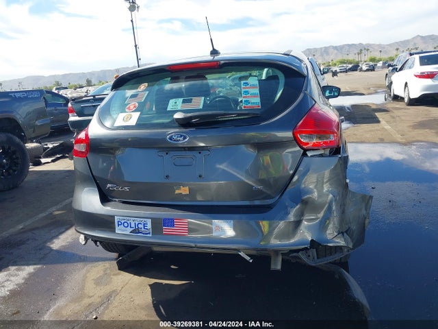 Ford FOCUS SE 2017 1FADP3K21HL325608 Image 16