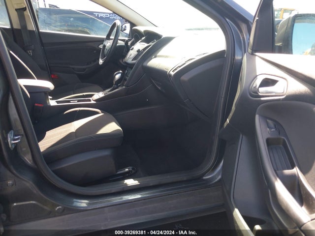 Ford FOCUS SE 2017 1FADP3K21HL325608 Image 5