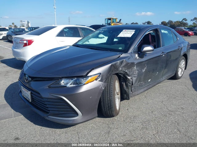 Toyota CAMRY LE 2024 4T1C11AK1RU879252 Image 2
