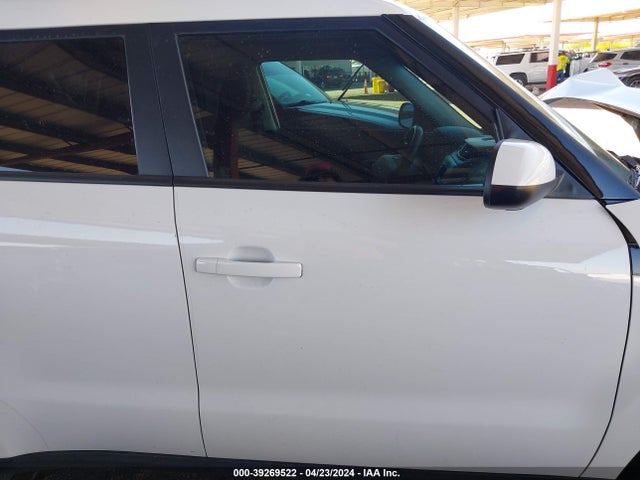 KIA Soul 2015 KNDJN2A25F7217299 Image 13
