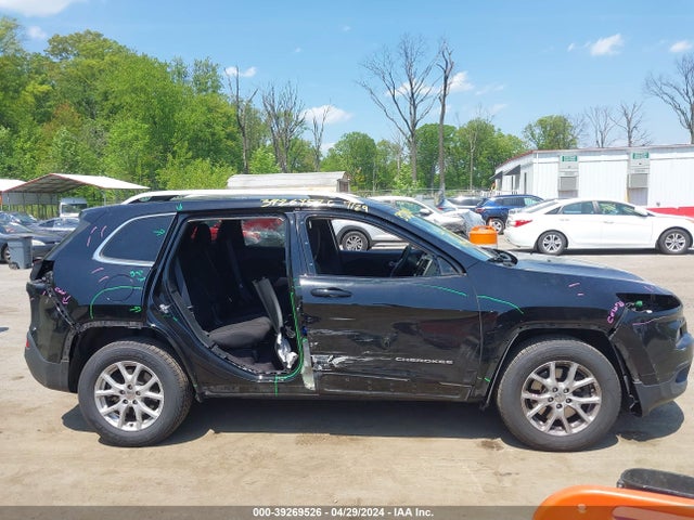 1C4PJMCS1HW600552 Jeep Cherokee Latitude 4x4
