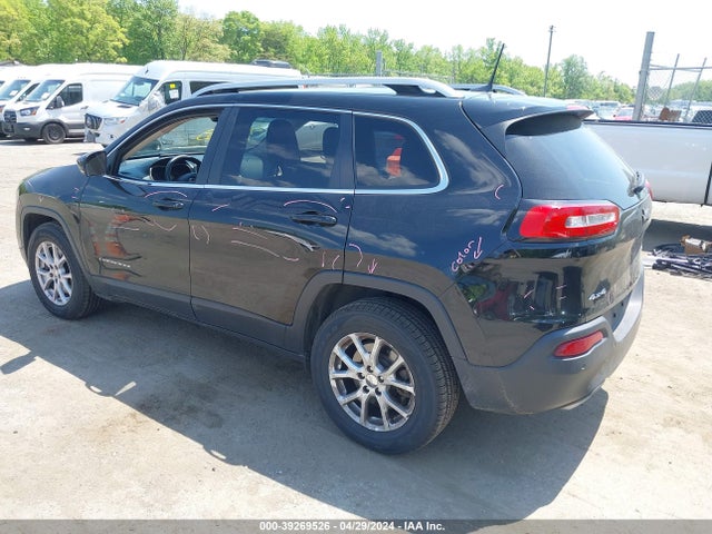1C4PJMCS1HW600552 Jeep Cherokee Latitude 4x4