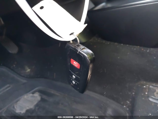 Toyota Prius Two 2018 JTDKBRFU5J3070806 Image 11
