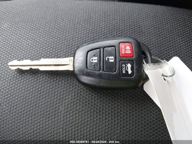 Toyota COROLLA LE 2018 5YFBURHEXJP750403 Image 11